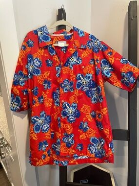 OP Red Button-Down Hawaiian Casual Shirt with Blue Floral Hibiscus/hula print